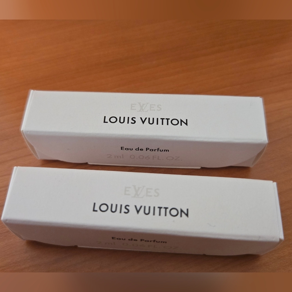 Louis Vuitton Samples "eLVes - Picture 2 of 3